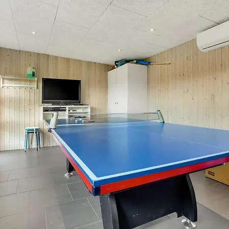 Дом отдыха Hjorring With Fireplace 02 *